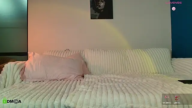 Snapshot of Kylie_Desire chatting on 10.03.25 Kylie Desire online show from 10.03.25