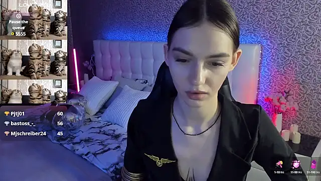 Snapshot of SophieCatty chatting on 03.10.25 SophieCatty online show from 03.10.25