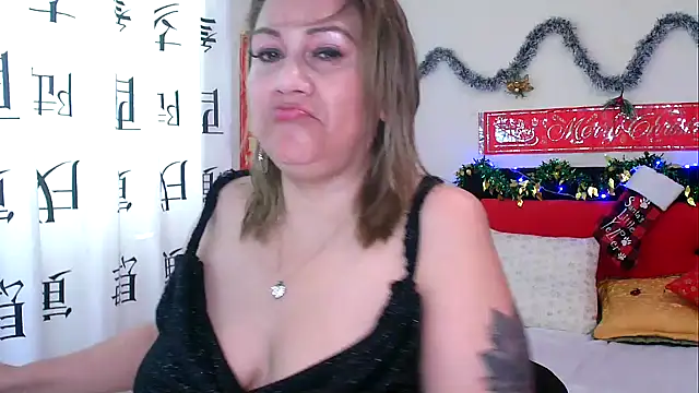 Snapshot of yayita_mature chatting on 12.25.24 yayita mature online show from 12.25.24