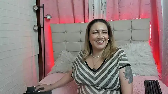 Snapshot of yayita_mature chatting on 03.01.25 yayita mature online show from 03.01.25