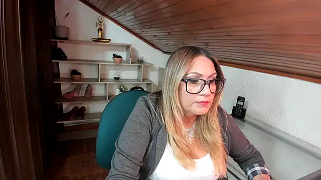 Snapshot of yayita_mature chatting on 04.27.26 yayita mature online show from 04.27.26