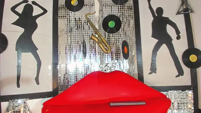 nickyminach  online show from 12.03.24