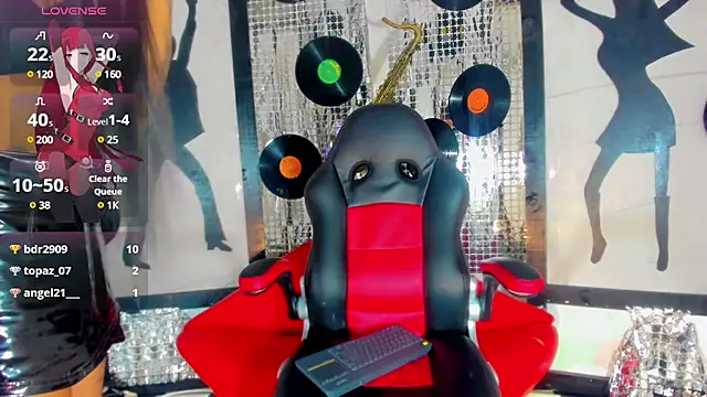 nickyminach  online show from 12.17.24