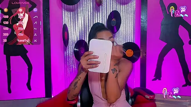 nickyminach  online show from 03.26.26