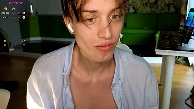 Snapshot of Cryptikov chatting on 09.20.25 Cryptikov online show from 09.20.25