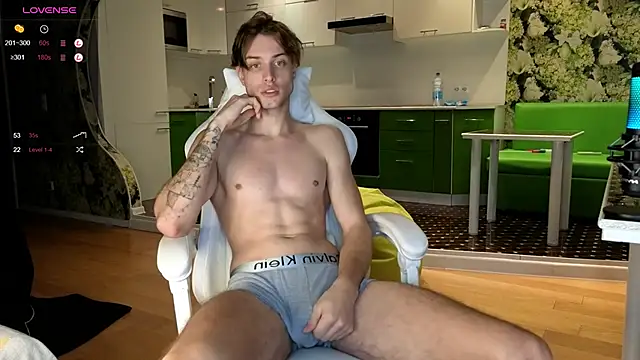 Snapshot of Cryptikov chatting on 09.23.25 Cryptikov online show from 09.23.25