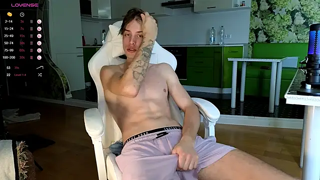 Snapshot of Cryptikov chatting on 09.27.25 Cryptikov online show from 09.27.25