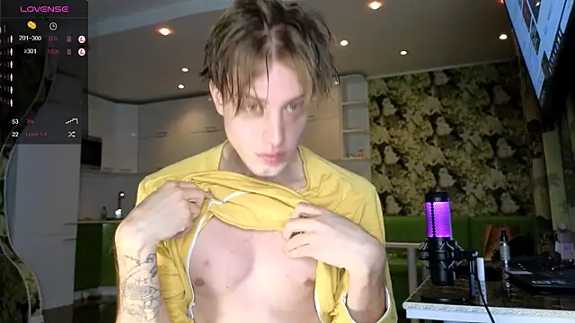 Snapshot of Cryptikov chatting on 09.29.25 Cryptikov online show from 09.29.25