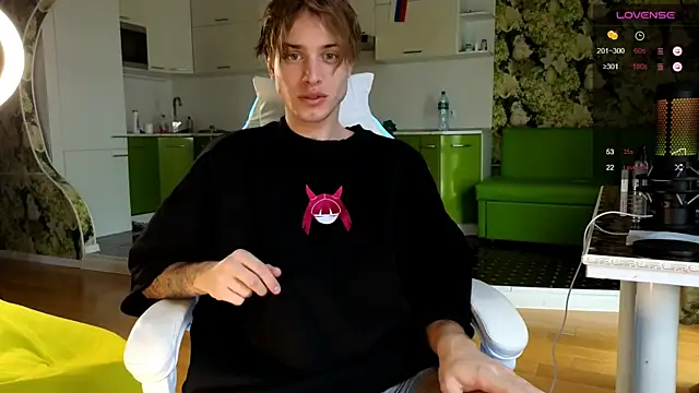 Snapshot of Cryptikov chatting on 10.15.25 Cryptikov online show from 10.15.25