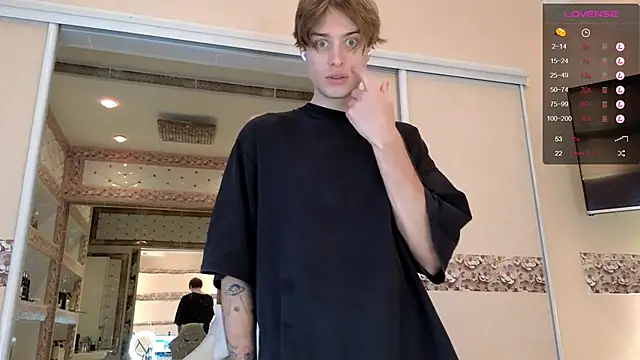 Snapshot of Cryptikov chatting on 10.21.25 Cryptikov online show from 10.21.25