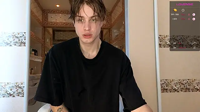 Snapshot of Cryptikov chatting on 10.23.25 Cryptikov online show from 10.23.25