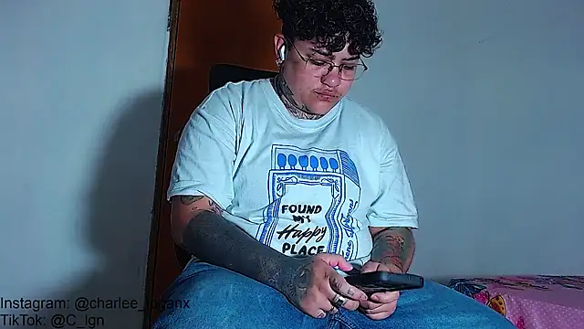 Snapshot of Techno_420_ chatting on 04.17.26 Techno 420 online show from 04.17.26