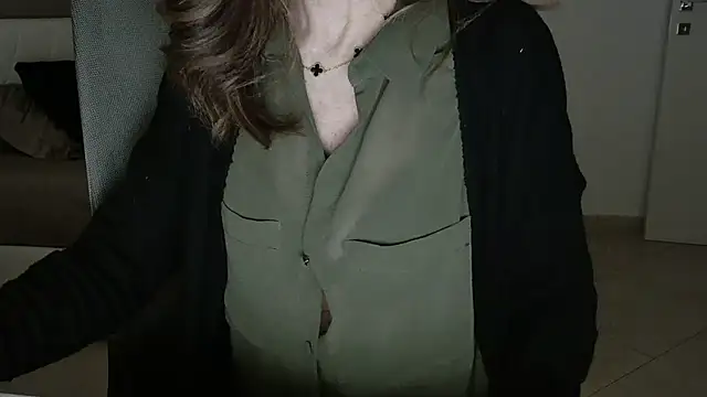 Snapshot of amara_2022 chatting on 01.06.25 amara 2022 online show from 01.06.25