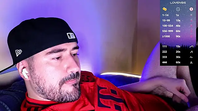 Snapshot of DominantTheo chatting on 02.09.25 DominantTheo online show from 02.09.25