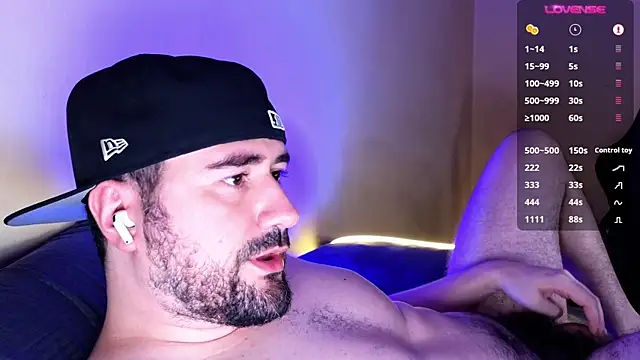 Snapshot of DominantTheo chatting on 03.09.25 DominantTheo online show from 03.09.25