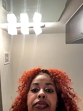 Snapshot of Cloutchasercrystall chatting on 10.26.25 Cloutchasercrystall online show from 10.26.25