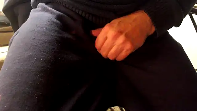 Snapshot of blow2gold chatting on 01.27.25 blow2gold online show from 01.27.25