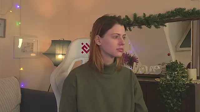 Snapshot of doll_lesli chatting on 12.21.24 doll lesli online show from 12.21.24