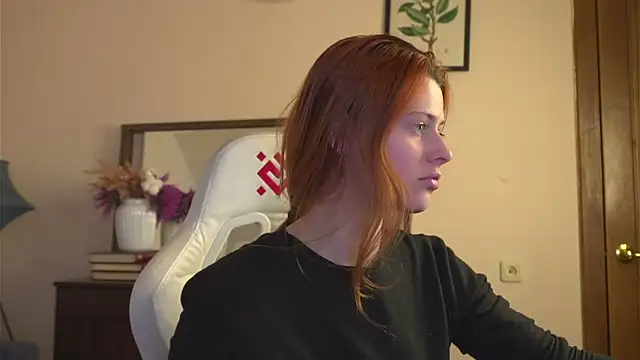 Snapshot of doll_lesli chatting on 01.31.25 doll lesli online show from 01.31.25