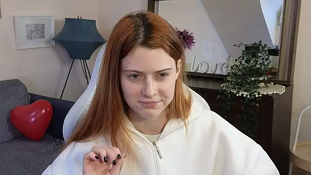 Snapshot of doll_lesli chatting on 02.12.25 doll lesli online show from 02.12.25