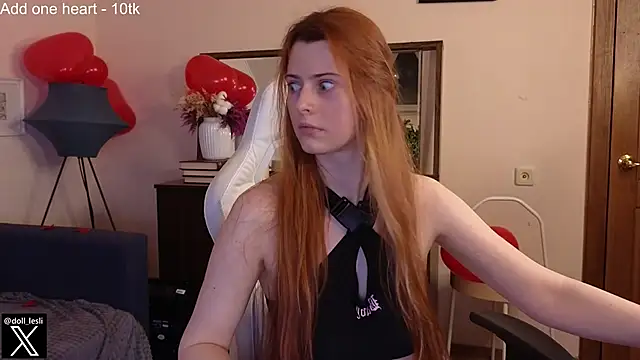 Snapshot of doll_lesli chatting on 02.12.25 doll lesli online show from 02.12.25