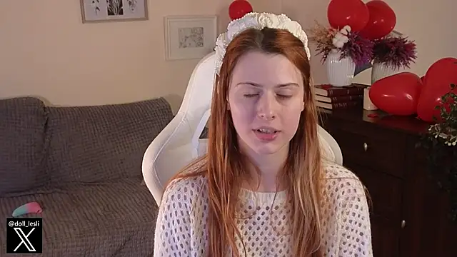 Snapshot of doll_lesli chatting on 02.22.25 doll lesli online show from 02.22.25