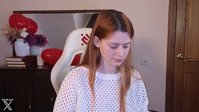 Snapshot of doll_lesli chatting on 02.22.25 doll lesli online show from 02.22.25