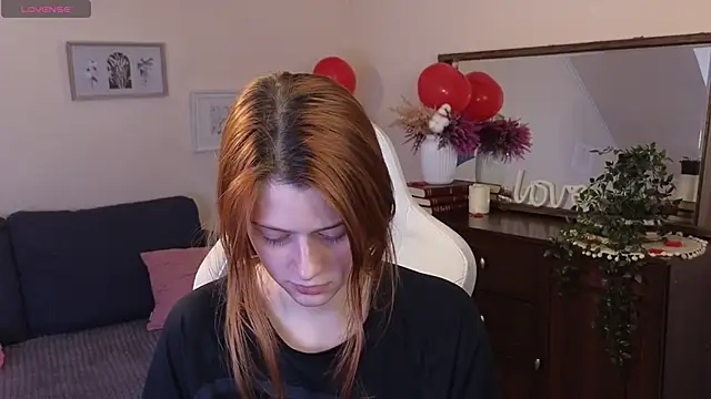 Snapshot of doll_lesli chatting on 02.23.25 doll lesli online show from 02.23.25