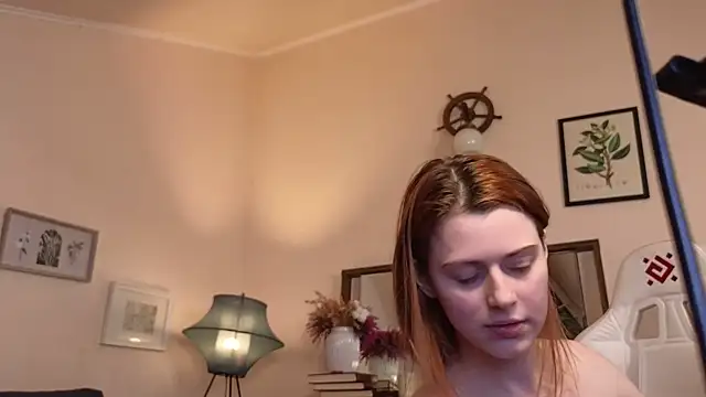 Snapshot of doll_lesli chatting on 02.27.25 doll lesli online show from 02.27.25