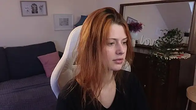 Snapshot of doll_lesli chatting on 02.28.25 doll lesli online show from 02.28.25