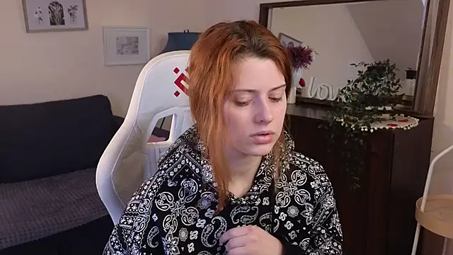 Snapshot of doll_lesli chatting on 03.02.25 doll lesli online show from 03.02.25