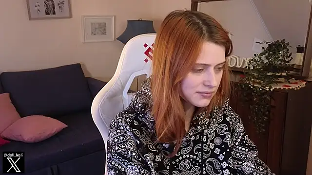 Snapshot of doll_lesli chatting on 03.11.25 doll lesli online show from 03.11.25