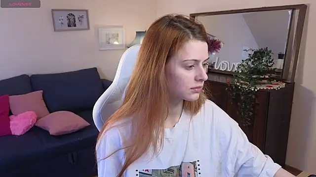 Snapshot of doll_lesli chatting on 03.13.25 doll lesli online show from 03.13.25