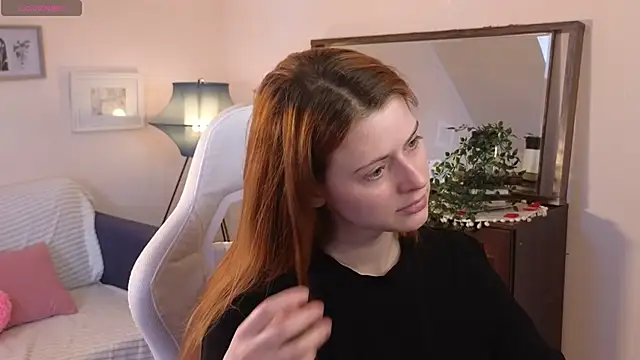 Snapshot of doll_lesli chatting on 03.20.25 doll lesli online show from 03.20.25