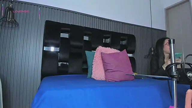 Snapshot of levana1 chatting on 10.23.25 levana1 online show from 10.23.25