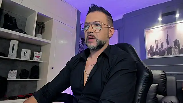 Snapshot of MrFrank_tattoo chatting on 09.16.25 MrFrank tattoo online show from 09.16.25