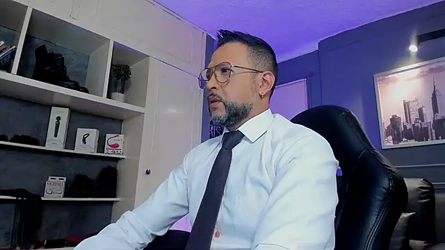 Snapshot of MrFrank_tattoo chatting on 09.17.25 MrFrank tattoo online show from 09.17.25