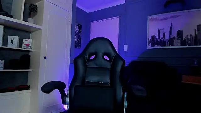 Snapshot of MrFrank_tattoo chatting on 10.08.25 MrFrank tattoo online show from 10.08.25