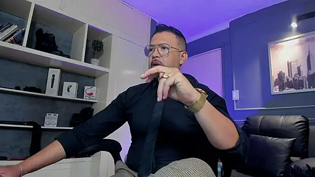 Snapshot of MrFrank_tattoo chatting on 10.30.25 MrFrank tattoo online show from 10.30.25