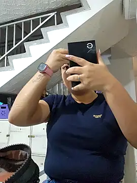 LizzRouse online show from 10.18.25