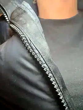 Strongqueen online show from 11.17.25