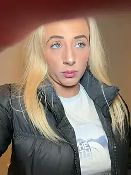 Strongqueen online show from 12.14.25