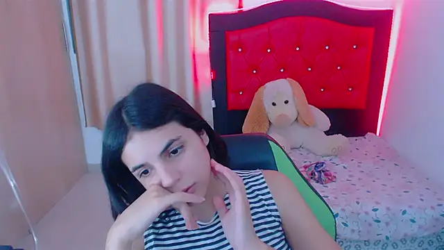 Snapshot of _elenna chatting on 12.11.24 elenna online show from 12.11.24