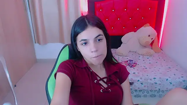 Snapshot of _elenna chatting on 12.13.24 elenna online show from 12.13.24