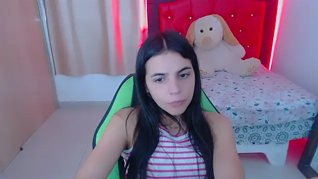 Snapshot of _elenna chatting on 12.26.24 elenna online show from 12.26.24