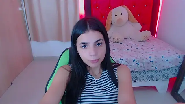 Snapshot of _elenna chatting on 12.27.24 elenna online show from 12.27.24