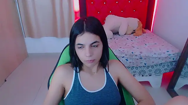 Snapshot of _elenna chatting on 12.28.24 elenna online show from 12.28.24