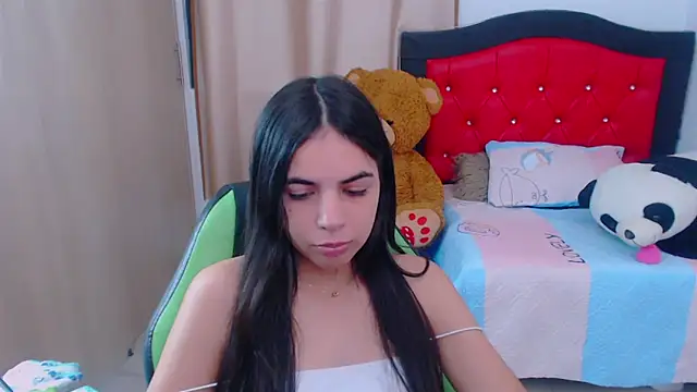 Snapshot of _elenna chatting on 01.15.25 elenna online show from 01.15.25