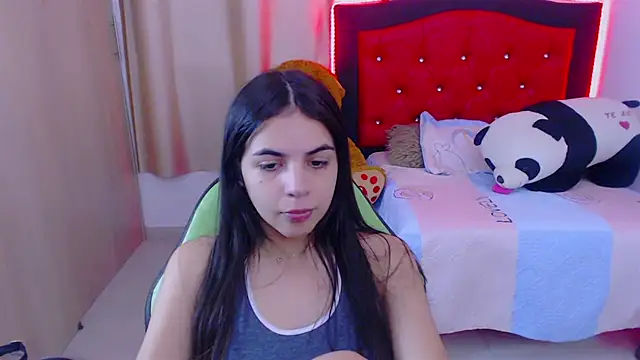 Snapshot of _elenna chatting on 01.16.25 elenna online show from 01.16.25