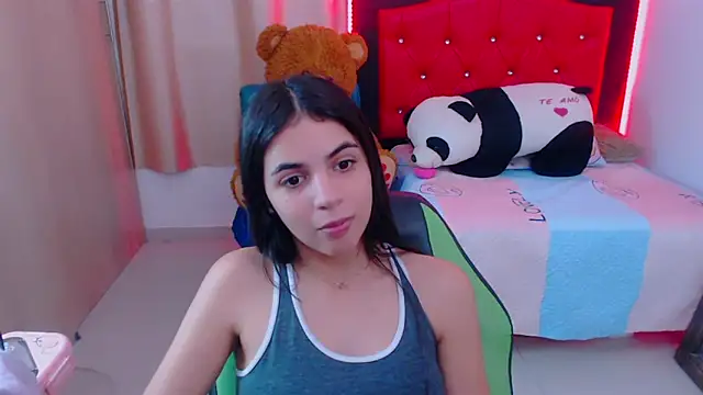 Snapshot of _elenna chatting on 01.16.25 elenna online show from 01.16.25